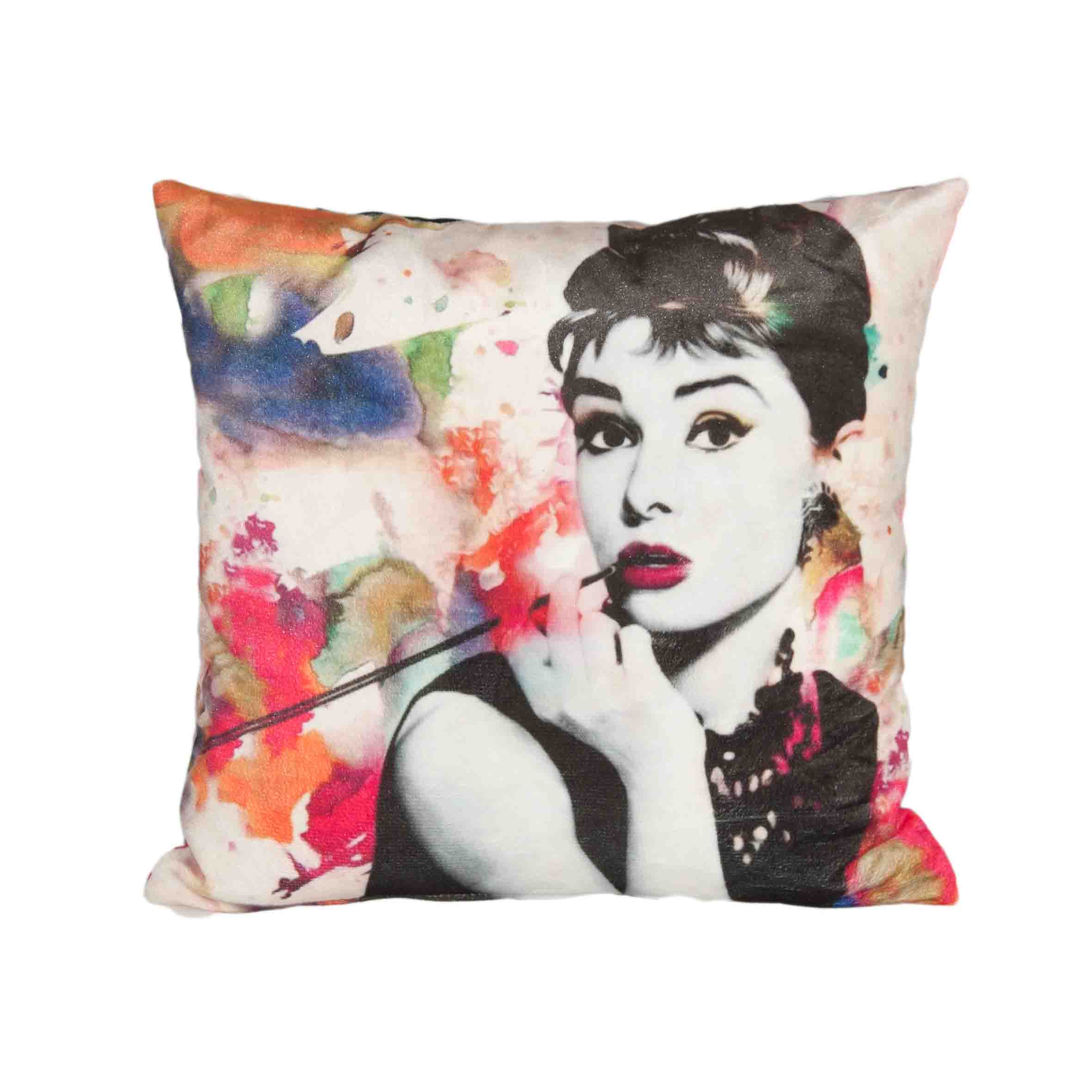k-121.jpg Audrey Hepburn 45x45 Kare Kırlent - Görsel 1